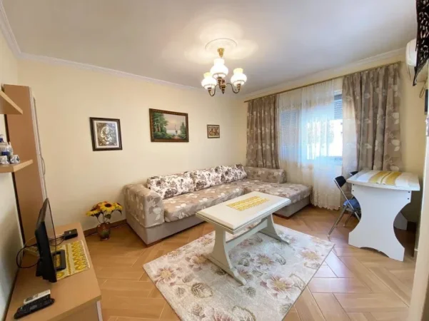 Tirane, jepet me qera apartament 1+1 Kati 4, 60 m² 53.000 Lekë të Reja, (Rruga Mine Peza, Tirane.)
