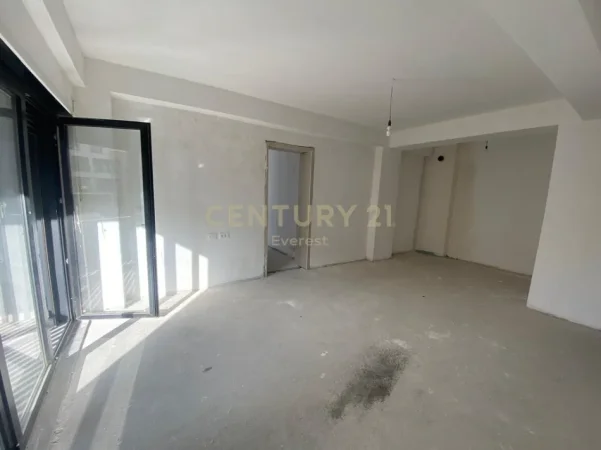 Tirane, shitet apartament Kati 2, 260.000 € 
