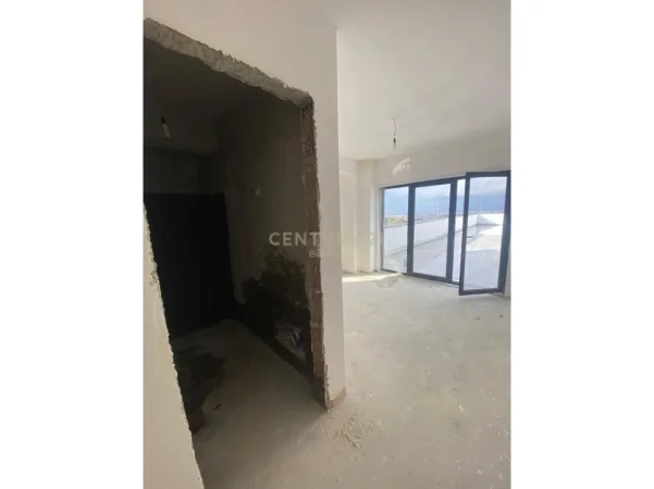 Tirane, shitet apartament Kati 2, 260.000 € 