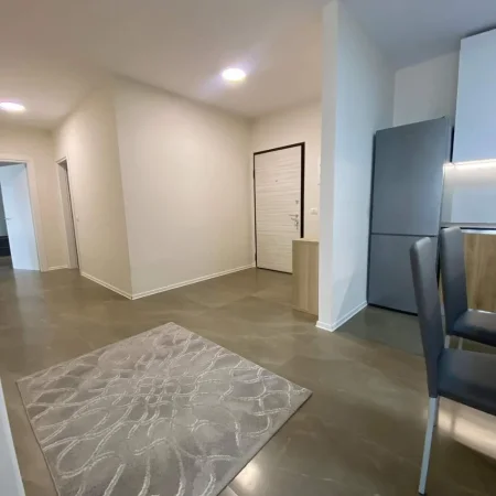 Tirane, jepet me qera apartament 3+1+Ballkon Kati 6, 130 m² 785 € (Rruga Andrea Kushi)