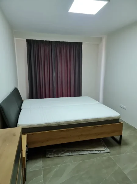 Tirane, jepet me qera apartament 3+1+Ballkon Kati 6, 130 m² 785 € (Rruga Andrea Kushi)