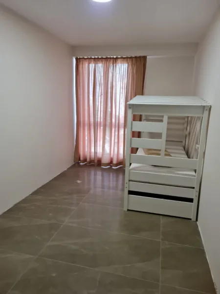 Tirane, jepet me qera apartament 3+1+Ballkon Kati 6, 130 m² 785 € (Rruga Andrea Kushi)