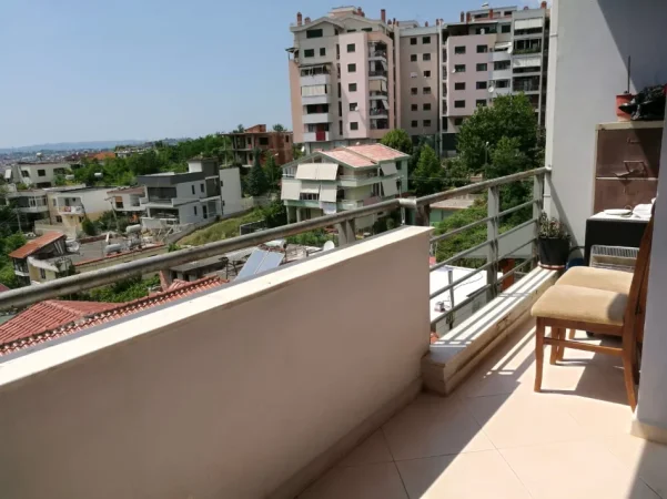 Tirane, jepet me qera apartament+verande | Penthouse 2+1+Aneks+Ballkon Kati 5, 120 m² 350 € (Shefqet Kuka)