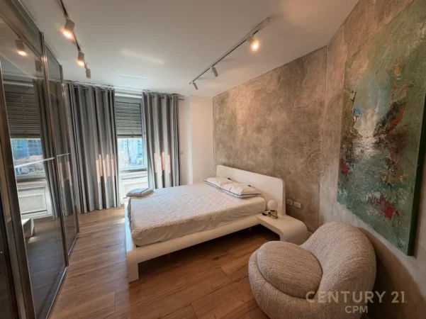 Tirane, jepet me qera apartament 2+1+Ballkon Kati 5, 155 m² 1.500 € (stadiumi dinamo)