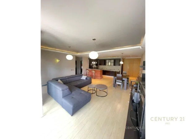 Tirane, jepet me qera apartament 3+1+Ballkon Kati 4, 143 m² 750 € (kopshti botanik)