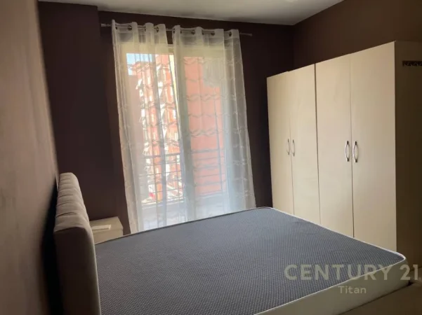 Tirane, jepet me qera apartament 1+1+Ballkon Kati 3, 68 m² 500 € (don bosko)