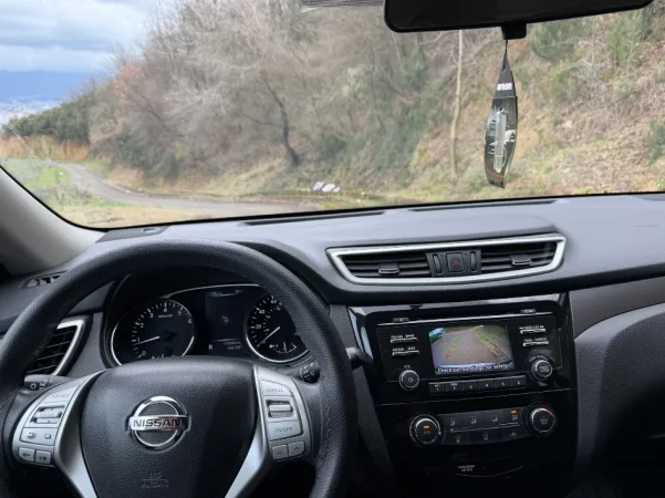 Tirane, shitet makine Nissan Rogue 2015 4x4 Benzin+Gaz, e zeze automatik Klima 170 km 9.800 €