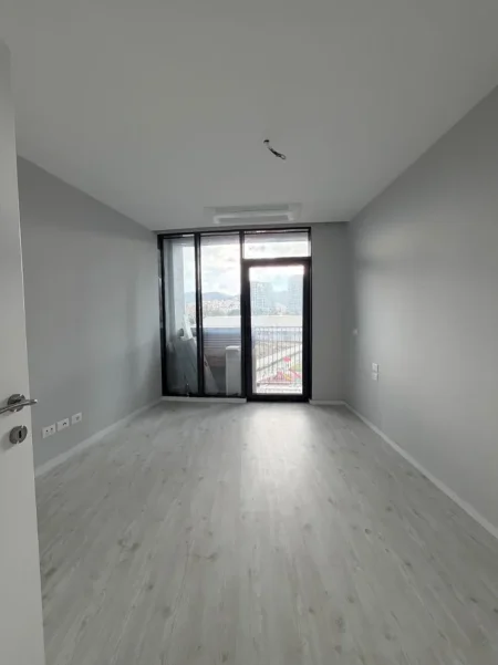 Tirane, jepet me qera zyre , 80 m² 700 € (Lake View Residences, Rruga e Kosovareve)