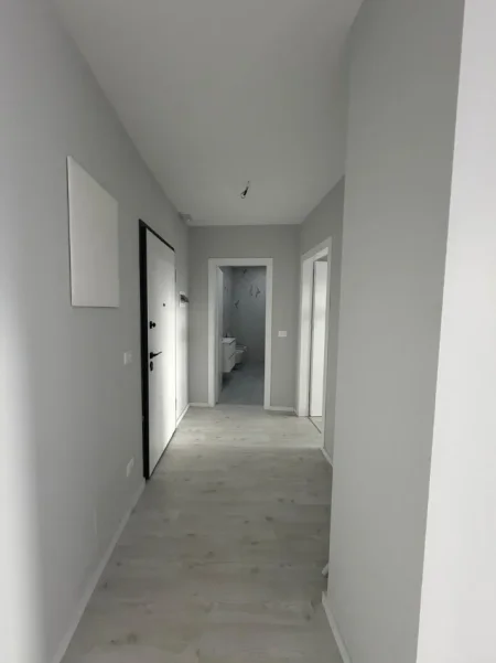 Tirane, jepet me qera zyre , 80 m² 700 € (Lake View Residences, Rruga e Kosovareve)