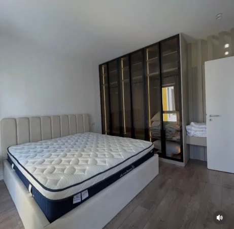 Tirane, jepet me qera apartament 2+1 Kati 9, 900 € 