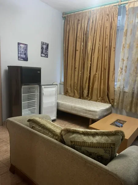 Tirane, jepet me qera apartament 1+1 Kati 1, 70 m² 400 € (Big Market tek Mbikalimi Kristal Center)