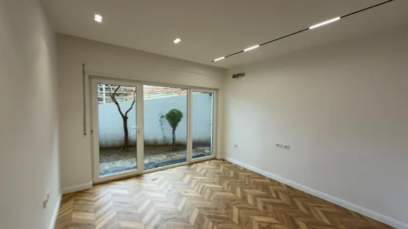 Tirane, shitet apartament 1+1 Kati 0, 67 m² 135.000 € (kodra e diellit)