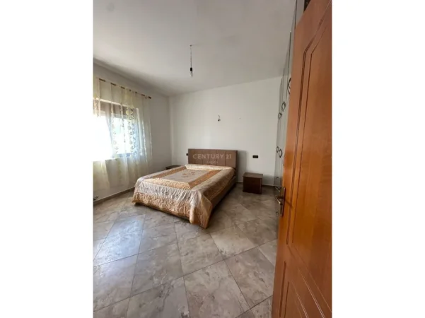 Tirane, jepet me qera 2+1 , 130 m² 500 € (Hysen Xhura)