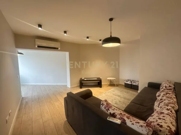 Tirane, jepet me qera apartament 2+1 Kati 4, 80 m² 600 € 