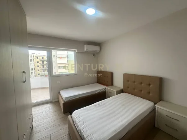 Tirane, jepet me qera apartament 2+1 Kati 4, 80 m² 600 € 
