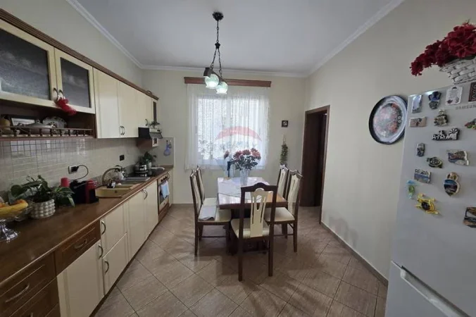 Tirane, shitet apartament , 31 m² 275.000 € 