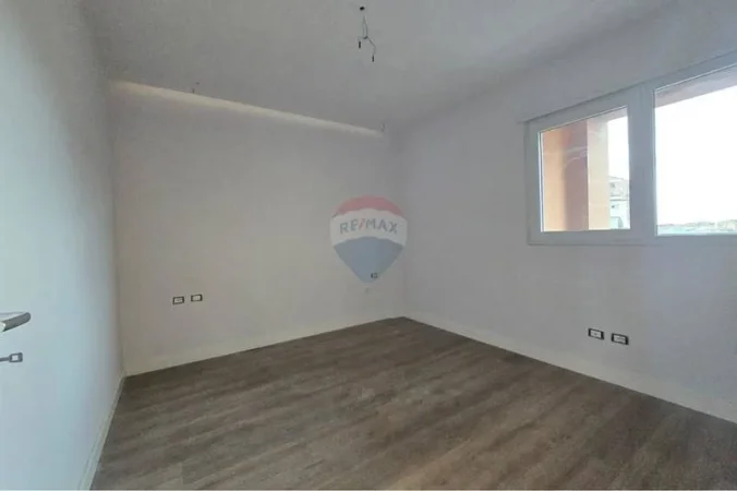 Tirane, shitet apartament , 101 m² 228.000 € (Rruga Qemal Stafa, Tiranë)