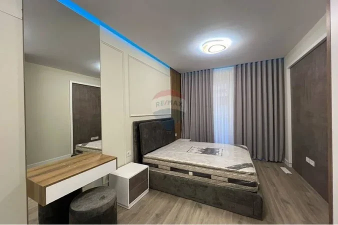 Tirane, shitet apartament , 147 m² 
