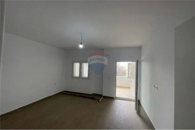Tirane, shitet apartament , 86 m² 129.500 € 