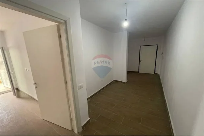 Tirane, shitet apartament , 86 m² 129.500 € 