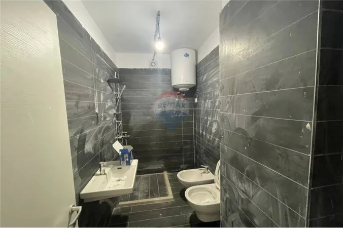 Tirane, shitet apartament , 86 m² 129.500 € 