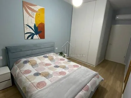 Tirane, jepet me qera apartament 1+1 Kati 5, 65 m² 550 € (Rruga Ndre Mjeda Kompleksi Magnet)