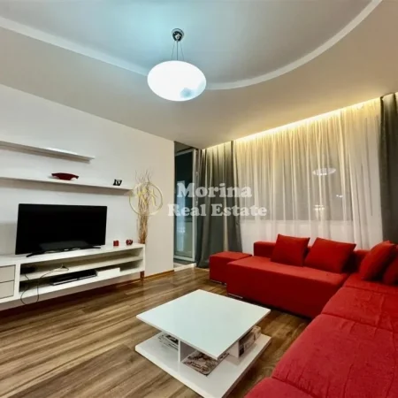 Tirane, jepet me qera apartament 1+1 Kati 10, 68 m² 700 € (Komuna e Parisit)
