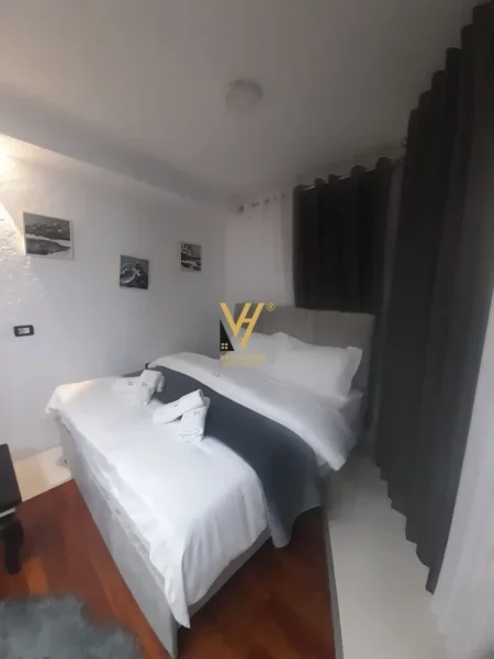 Tirane, jepet me qera apartament 1+1+Ballkon Kati 1, 75 m² 1.020 € (QENDER)