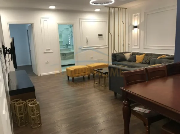 Durres, shitet apartament 3+1 Kati 8, 126 m² 210.000 € (Lagjia 12, Durrës)