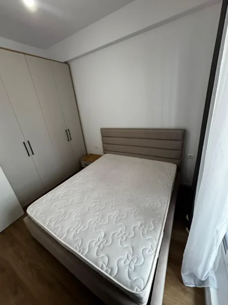 Tirane, jepet me qera apartament 1+1+Ballkon Kati 3, 50 m² 400 € (Rruga Pasho Hysa)
