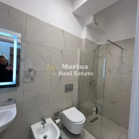 Tirane, jepet me qera apartament 2+1+Ballkon Kati 1, 87 m² 700 € (Yzberisht)