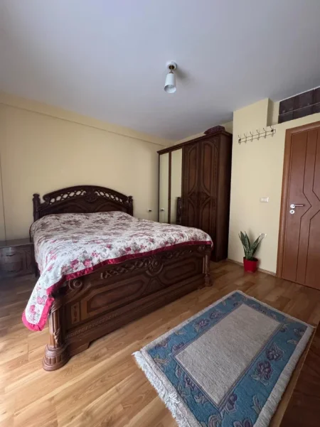 Tirane, jepet me qera apartament 1+1 Kati 5, 89 m² 89 € (Rruga Gjik Kuqali , Qender)