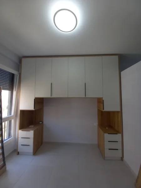 Tirane, jepet me qera apartament 2+1+Ballkon Kati 5, 85 m² 600 € 