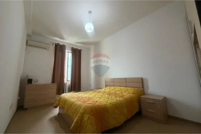 Tirane, jepet me qera apartament 3+1+Aneks+Ballkon Kati 3, 120 m² 750 € (Blloku)