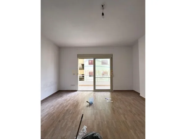 Durres, shitet apartament 2+1 Kati 6, 116 m² 137.000 € (Ish Rajoni, Durrës)