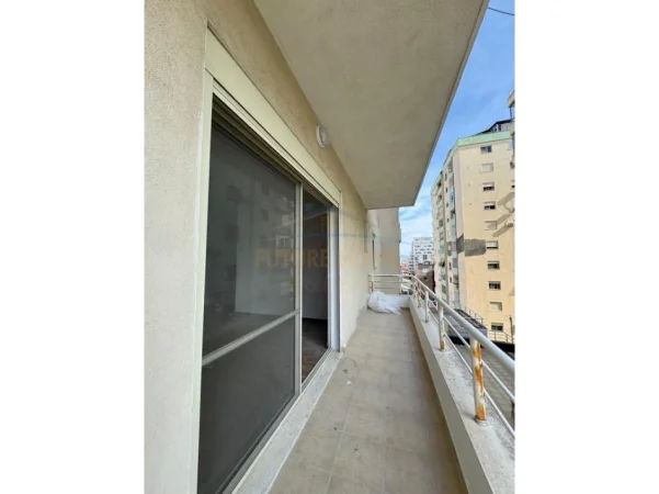 Durres, shitet apartament 2+1 Kati 6, 116 m² 137.000 € (Ish Rajoni, Durrës)