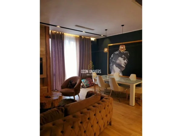 Tirane, jepet me qera apartament 2+1+Ballkon Kati 6, 115 m² 1.700 € (Rruga e elbasanit)