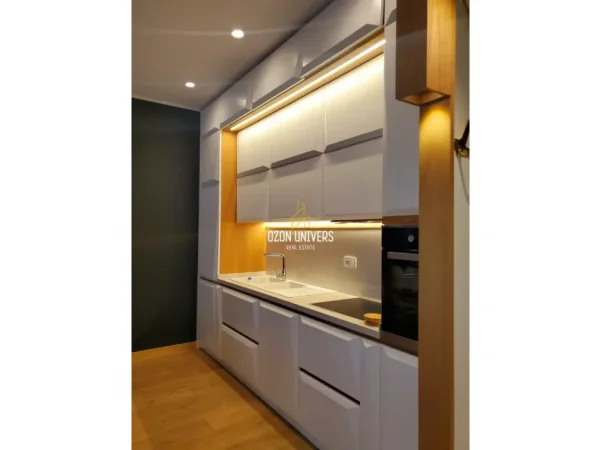 Tirane, jepet me qera apartament 2+1+Ballkon Kati 6, 115 m² 1.700 € (Rruga e elbasanit)