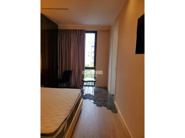 Tirane, jepet me qera apartament 2+1+Ballkon Kati 6, 115 m² 1.700 € (Rruga e elbasanit)