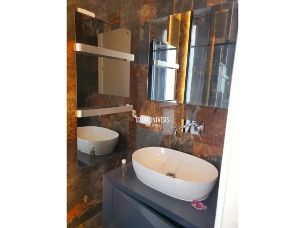 Tirane, jepet me qera apartament 2+1+Ballkon Kati 6, 115 m² 1.700 € (Rruga e elbasanit)