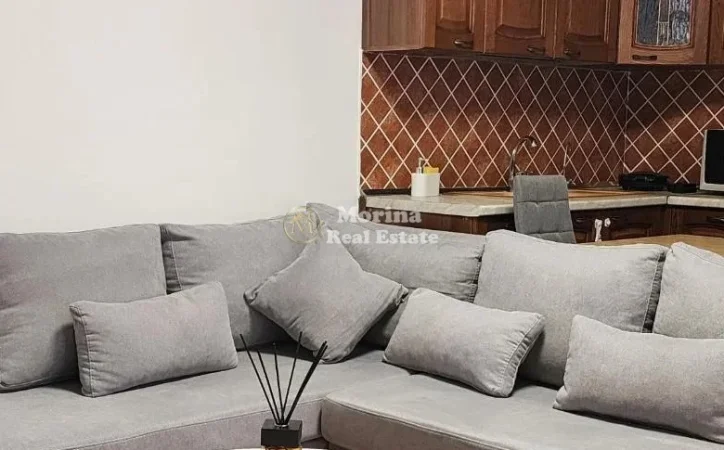 Tirane, jepet me qera apartament 2+1 Kati 2, 80 m² 800 € (21 Dhjetori)