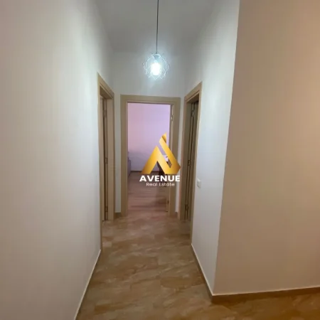 Tirane, jepet me qera apartament 2+1 Kati 5, 120 m² 700 € (Farmacia Nr 10)