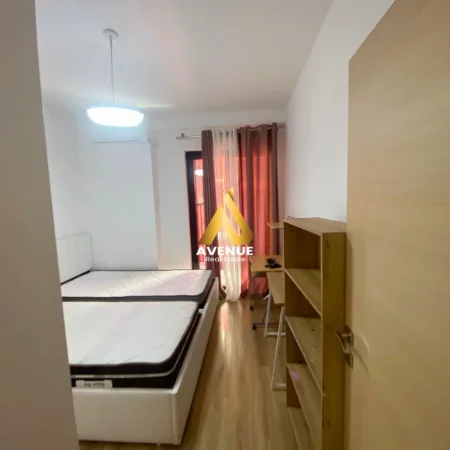 Tirane, jepet me qera apartament 2+1 Kati 5, 120 m² 700 € (Farmacia Nr 10)