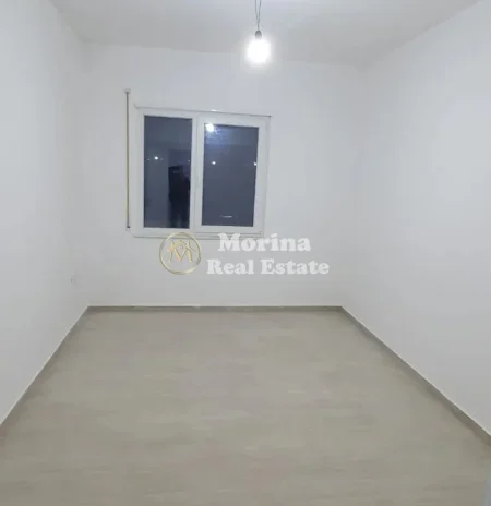 Tirane, jepet me qera apartament 2+1 Kati 1, 90 m² 500 € (Shkoze)