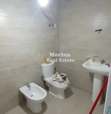 Tirane, jepet me qera apartament 2+1 Kati 1, 90 m² 500 € (Shkoze)