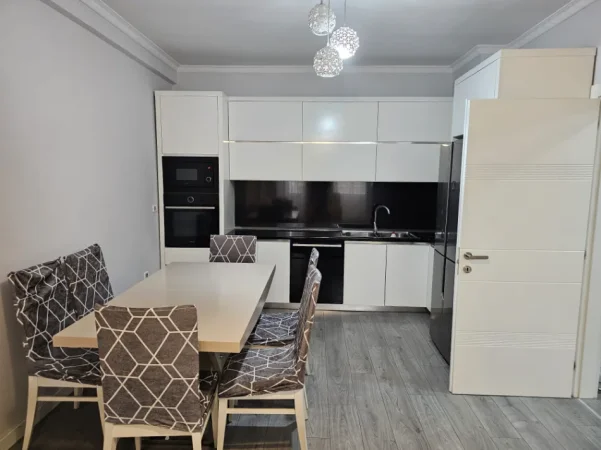 Tirane, jepet me qera apartament 2+1+Ballkon Kati 8, 100 m² 550 € (Astir/Rr.Aleksander i Madh)