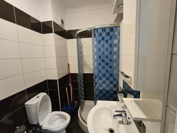 Tirane, jepet me qera apartament 2+1+Ballkon Kati 8, 100 m² 550 € (Astir/Rr.Aleksander i Madh)