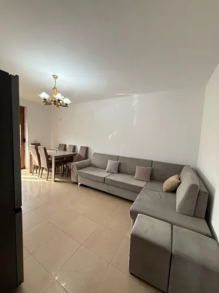 Tirane, jepet me qera apartament 2+1 Kati 1, 65.000 L (VASIL SHANTO)