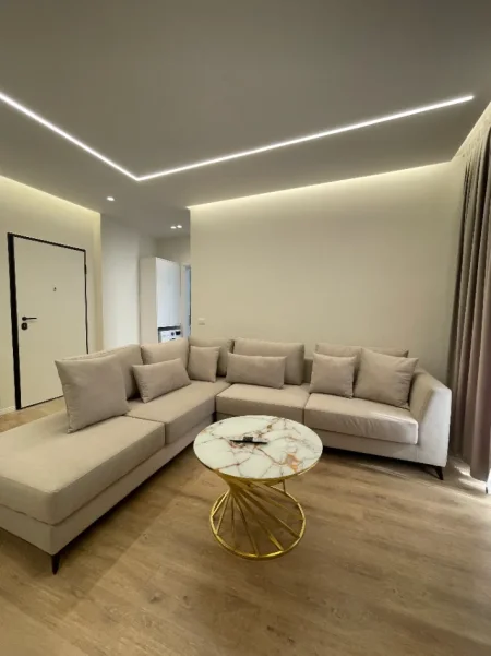 Tirane, jepet me qera apartament 2+1 Kati 5, 102 m² 800 € (BULEVARDI I RI)