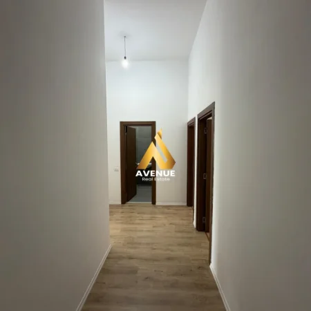 Tirane, jepet me qera apartament Kati 1, 100 m² 600 € (Kompleksi Arlis)